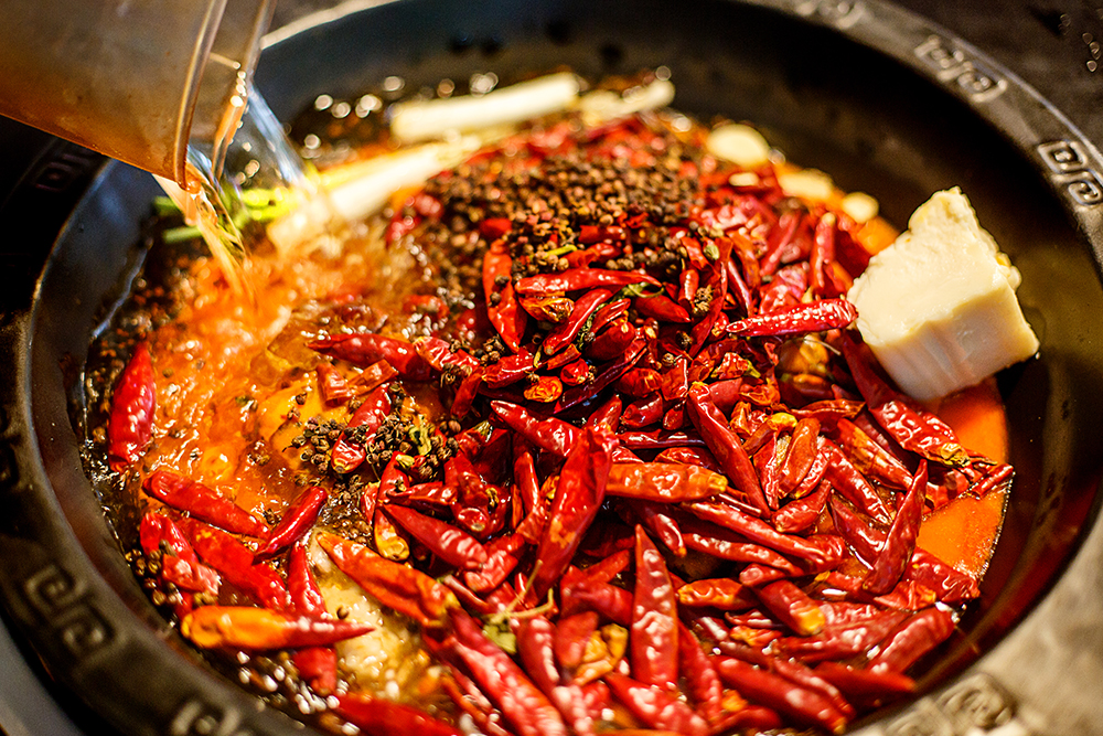 選擇優(yōu)質(zhì)火鍋底料生產(chǎn)加工廠的要點