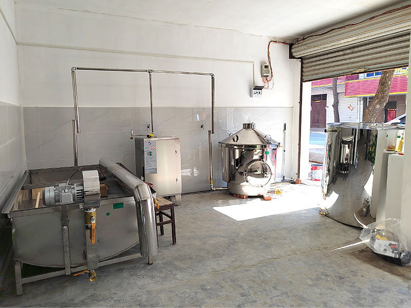 來(lái)雅大參觀并訂購(gòu)釀酒設(shè)備