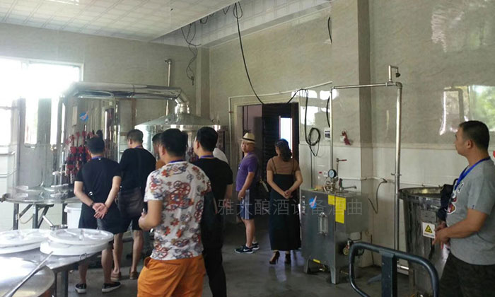 10.25考察釀酒設備