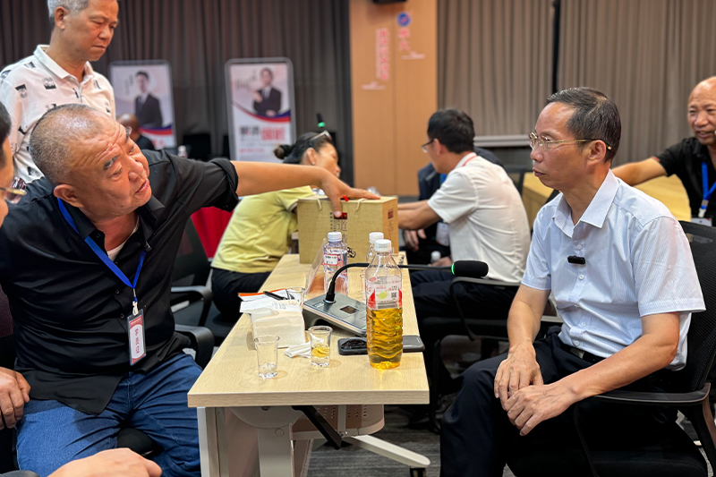 釀酒國匠胡順開、技術(shù)總監(jiān)蔣建明親臨品酒答疑