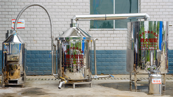 雅大干蒸釀酒設(shè)備，引領(lǐng)液態(tài)釀酒新潮流