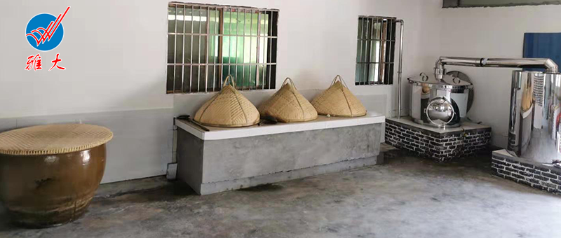 10.8 1臺傳統(tǒng)釀酒設(shè)備+幾口大缸+70平米民房，釀酒就這么簡單