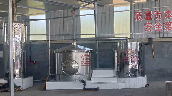 秋冬釀酒旺季，怎樣選擇1套適合自己的白酒釀酒設(shè)備？