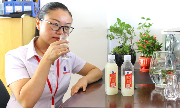 9.9為學(xué)員品酒，幫忙改善酒質(zhì)