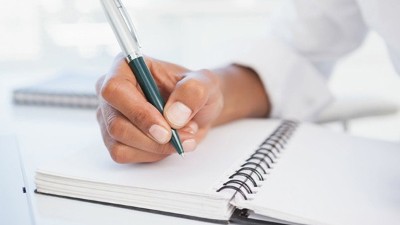 王總用烤酒設(shè)備做高粱酒，他的釀酒筆記值得所有人參考