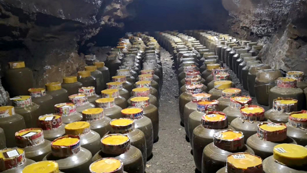 以“存新酒，喝老酒”營銷策略引領(lǐng)白酒市場(chǎng)新潮流