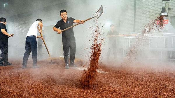 考察釀酒設(shè)備，你還在糾結(jié)距離遠(yuǎn)嗎？這3個(gè)真相，讓你不再猶豫！