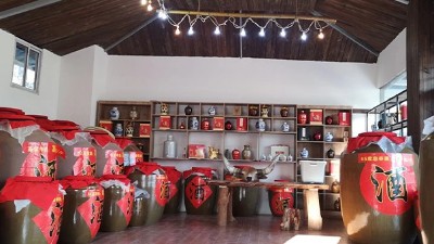 花2-3萬就能干的小本創(chuàng)業(yè)項目有嗎？試試用白酒蒸餾設(shè)備開酒坊吧