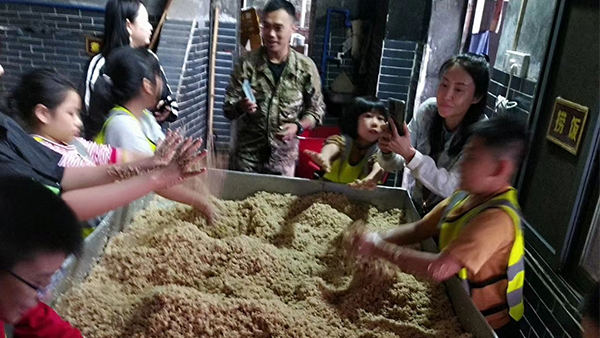 【蒸酒設(shè)備】酒廠體驗式營銷怎么做？