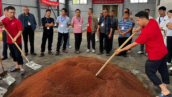 開酒廠怕技術(shù)不過關(guān)？老師傅手把手教，少花冤枉錢！