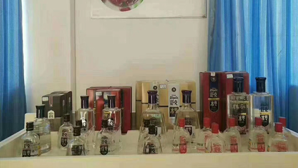 引進(jìn)大型釀酒設(shè)備做紅棗酒，帶領(lǐng)棗農(nóng)致富！