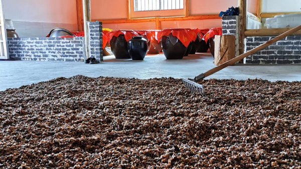 武功山黑糯米酒坊續(xù)集來了，這波操作后酒坊生意更火了