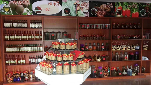 三碗酒坊太厲害，用釀酒蒸餾設(shè)備開酒坊6年長期合作門店達幾十家！