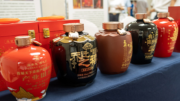 小鎮(zhèn)酒坊靠純糧婚宴定制酒，春節(jié)期間爆單3萬